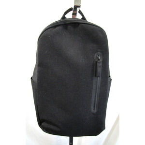 EUC! Everlane Black Canvas Modern Commuter Minimalist Laptop Backpack Everlane | Bags | Everlane Canvas Black Backpack | Poshmark main image 4